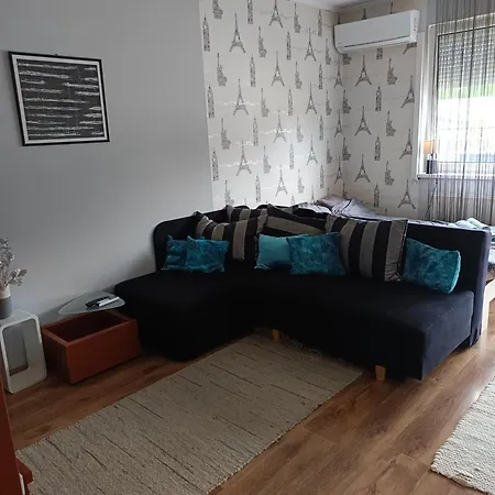 Lia Apartman Nyiregyhaza Exterior photo